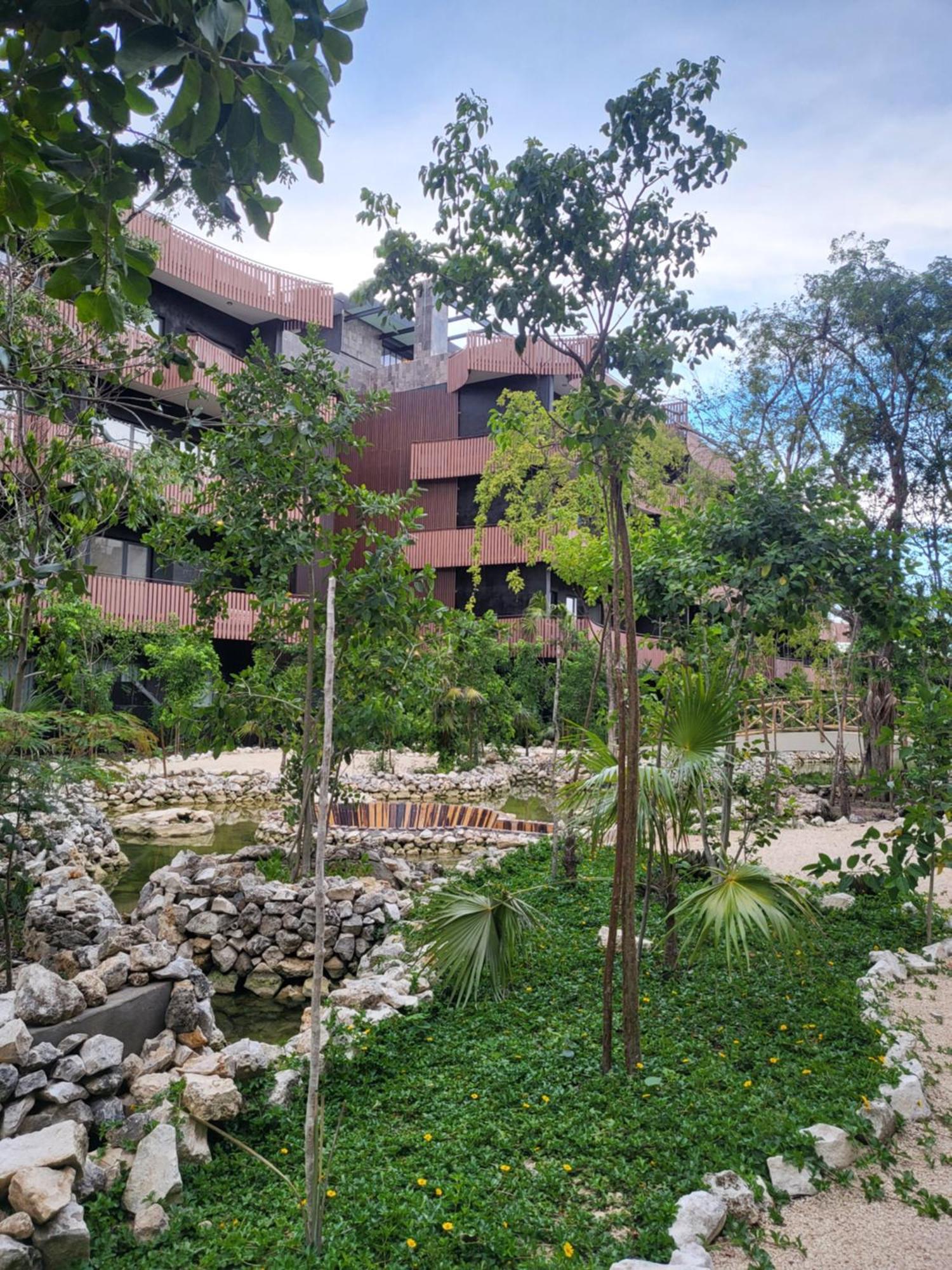 Apartment With Private Jacuzzi & Free Beach Club