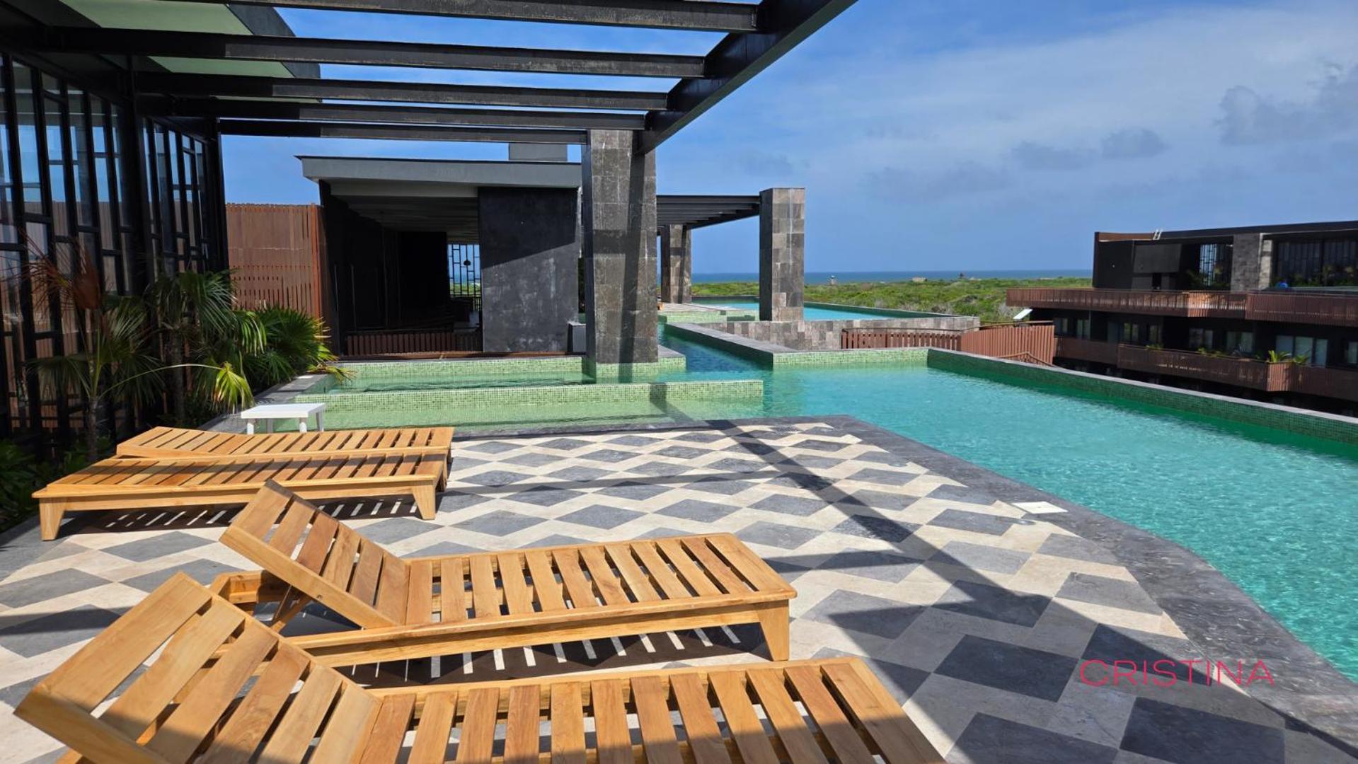 With Private Jacuzzi, Rooftop Pools & Free Club