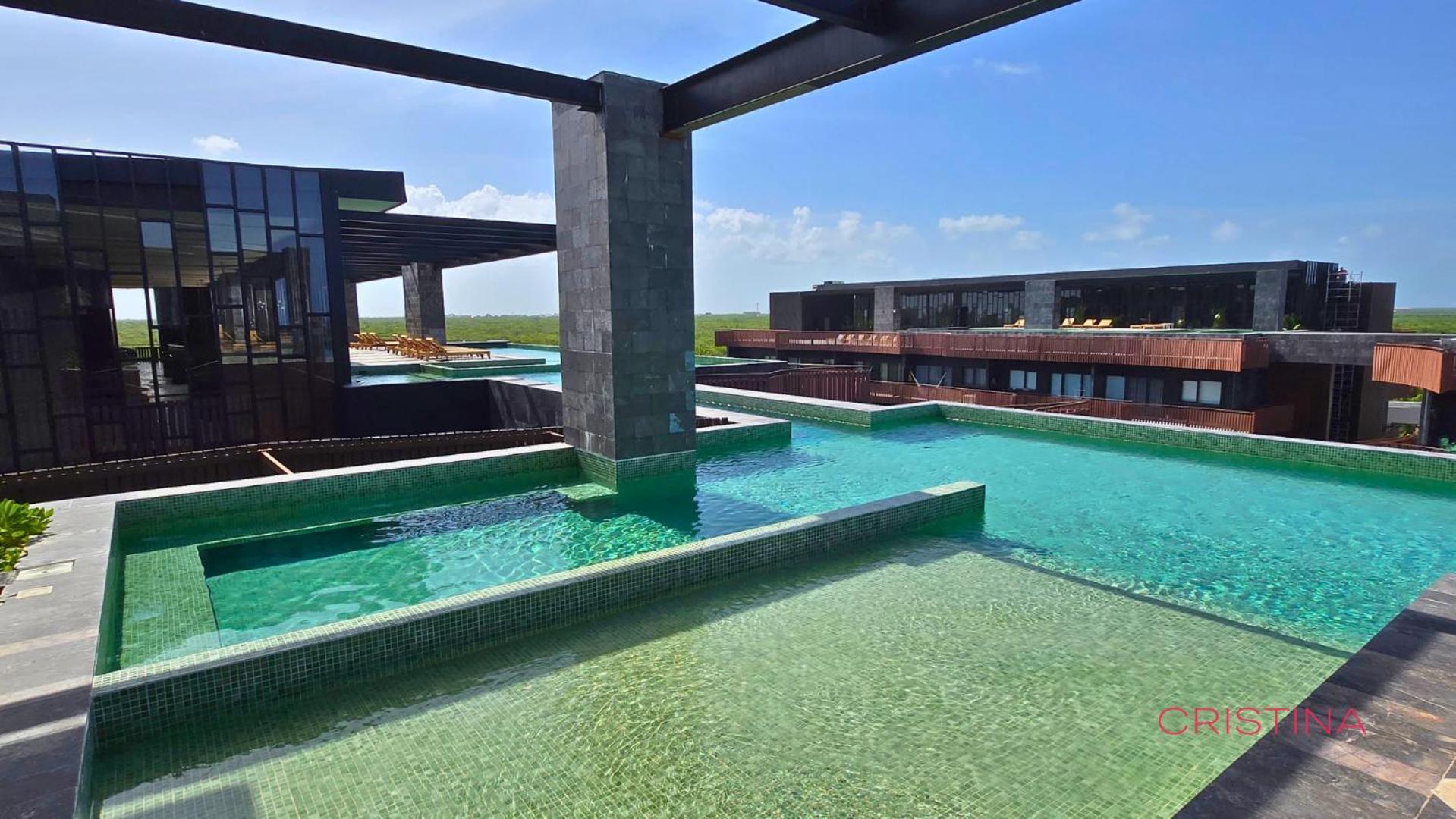 With Private Jacuzzi, Rooftop Pools & Free Club Appartement *
