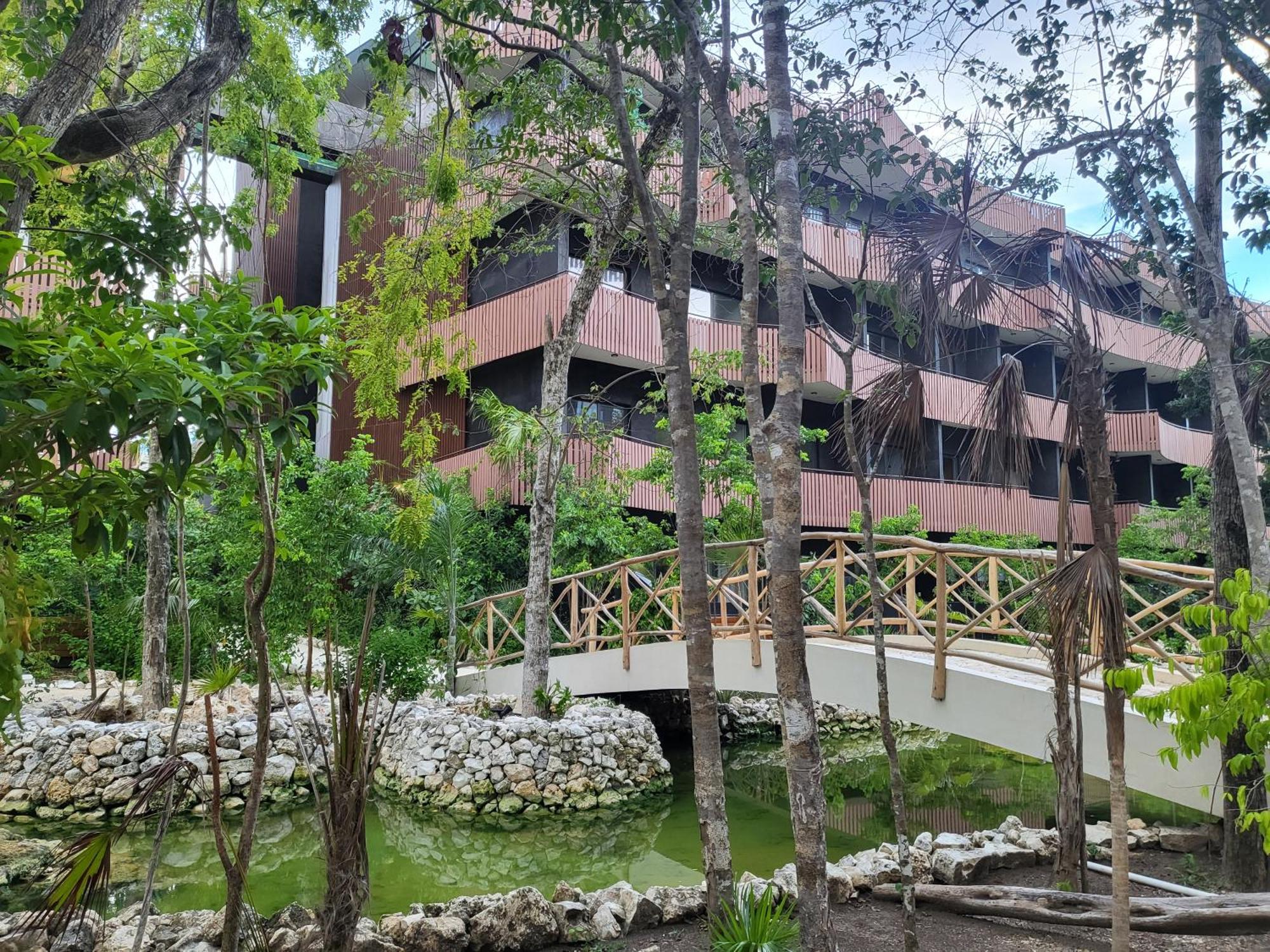 Apartment With Private Jacuzzi & Free Beach Club