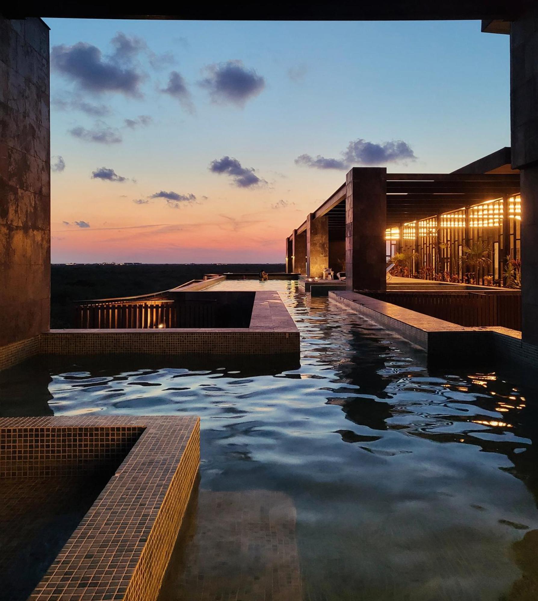 Apartment With Private Jacuzzi & Free Beach Club Apartment *