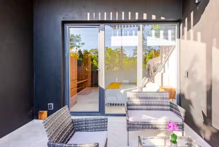 Apartment With Private Jacuzzi & Free Beach Club